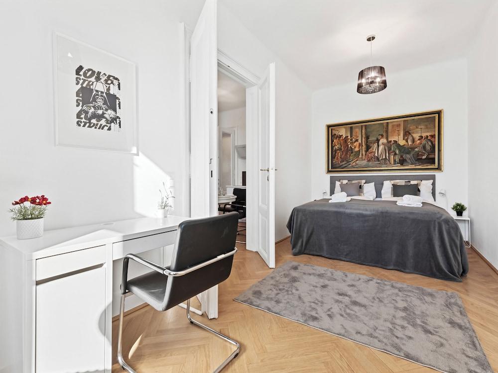 Mice & Men Serviced Apartment City Center