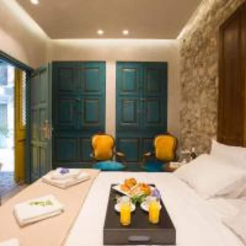 Libretto Suites