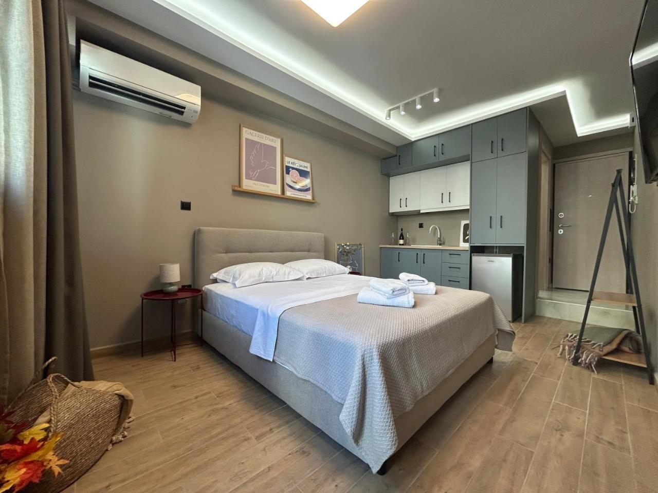 Dragoumi Suites Lydia