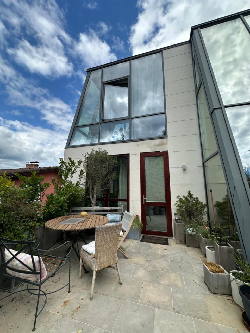 Modern Luxury Forest Apartment 30 Mins To Center