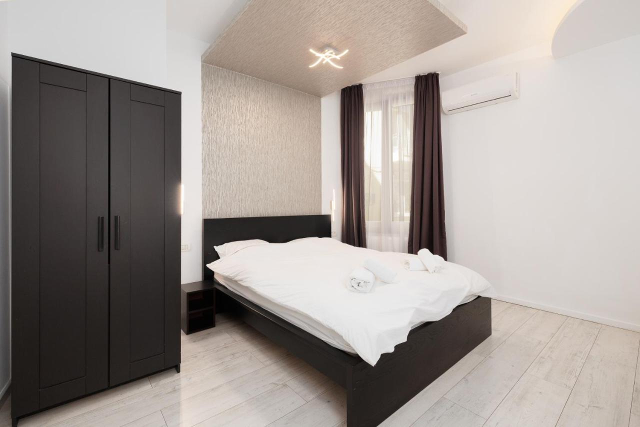 Central Apartment At Piata Romana