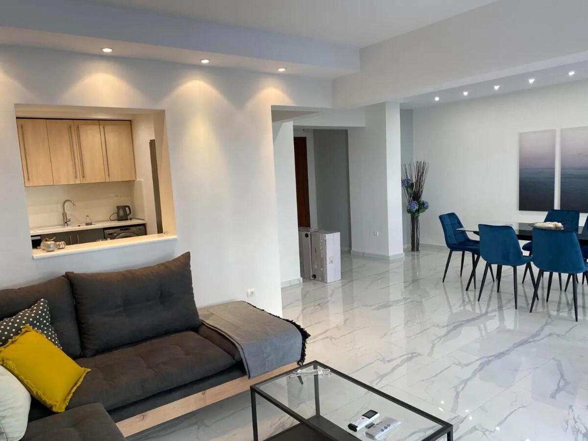 Luxury 3bdr Apartment In Mitropoleos Street