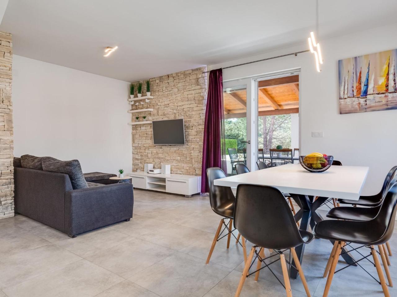 Holiday Home Monmar by Interhome