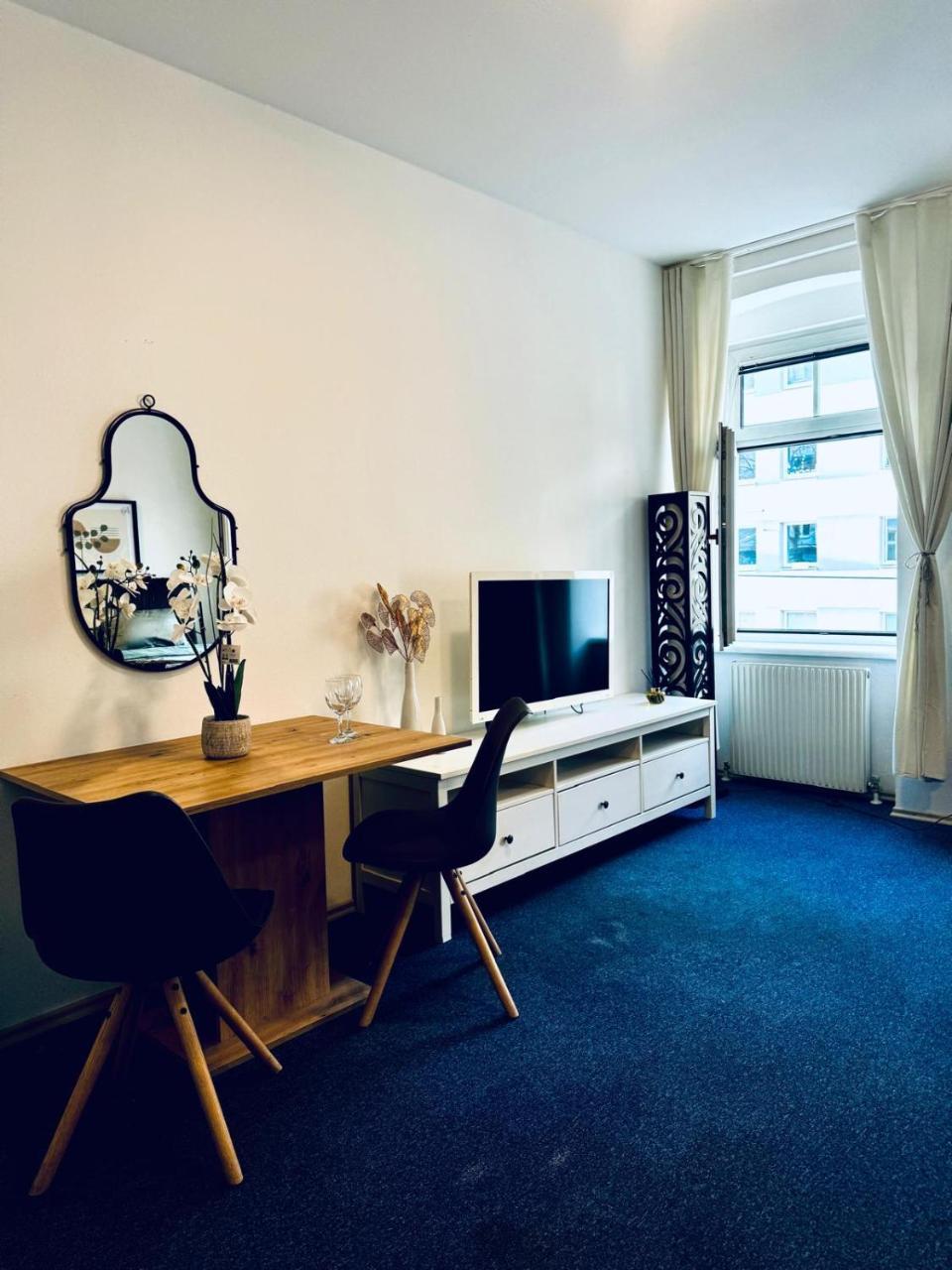 Spacious 7br Shared Apartment ,prime Location