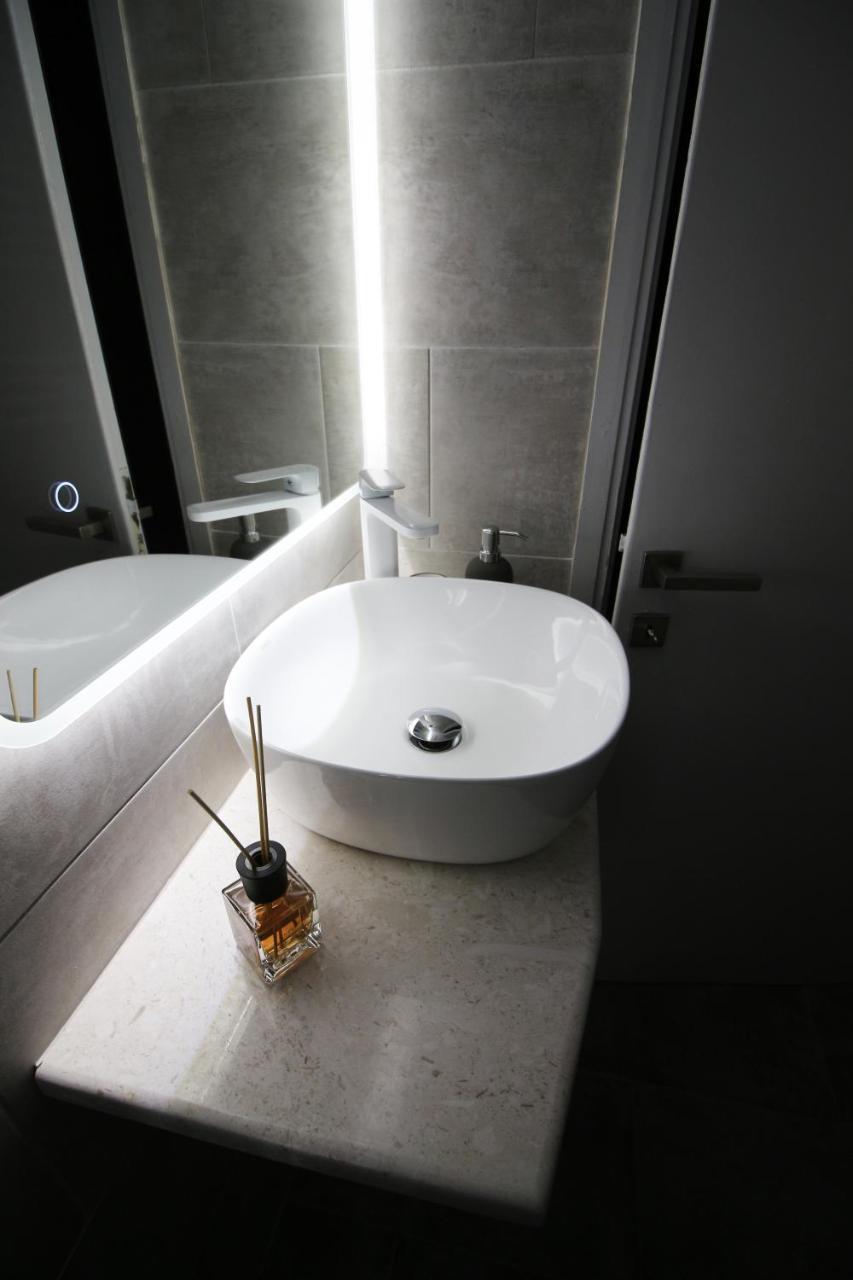 Yannis Apartments Stylish Stay With High-speed Wi-fi