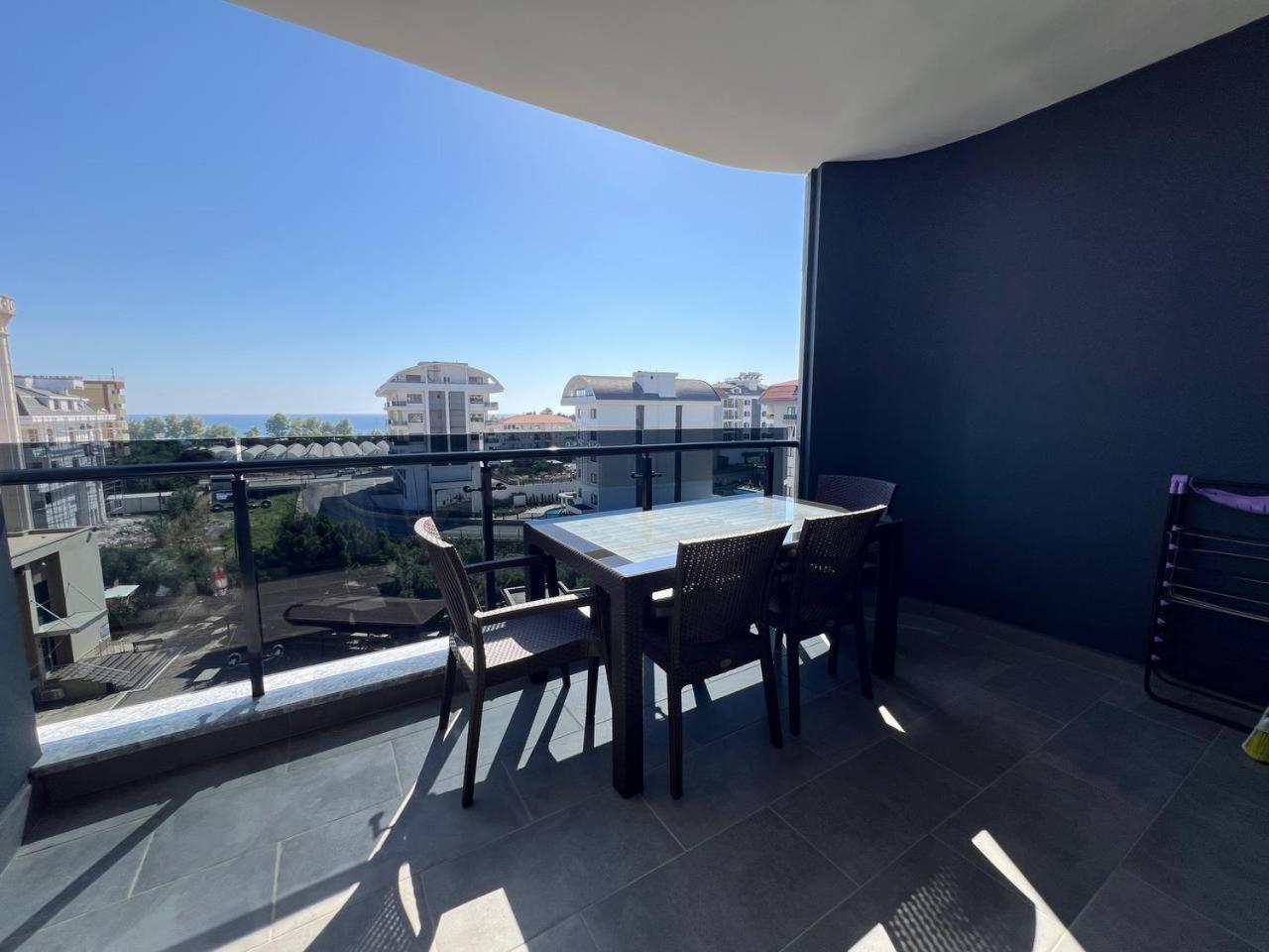 Salam Residence 2 Woman Pool Alanya Experience