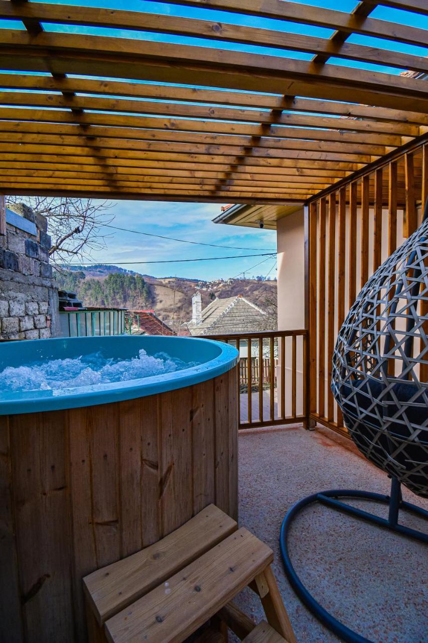 La Cote 26 Restored Saxon Style House In The Old Town With Jacuzzi & Private Parking