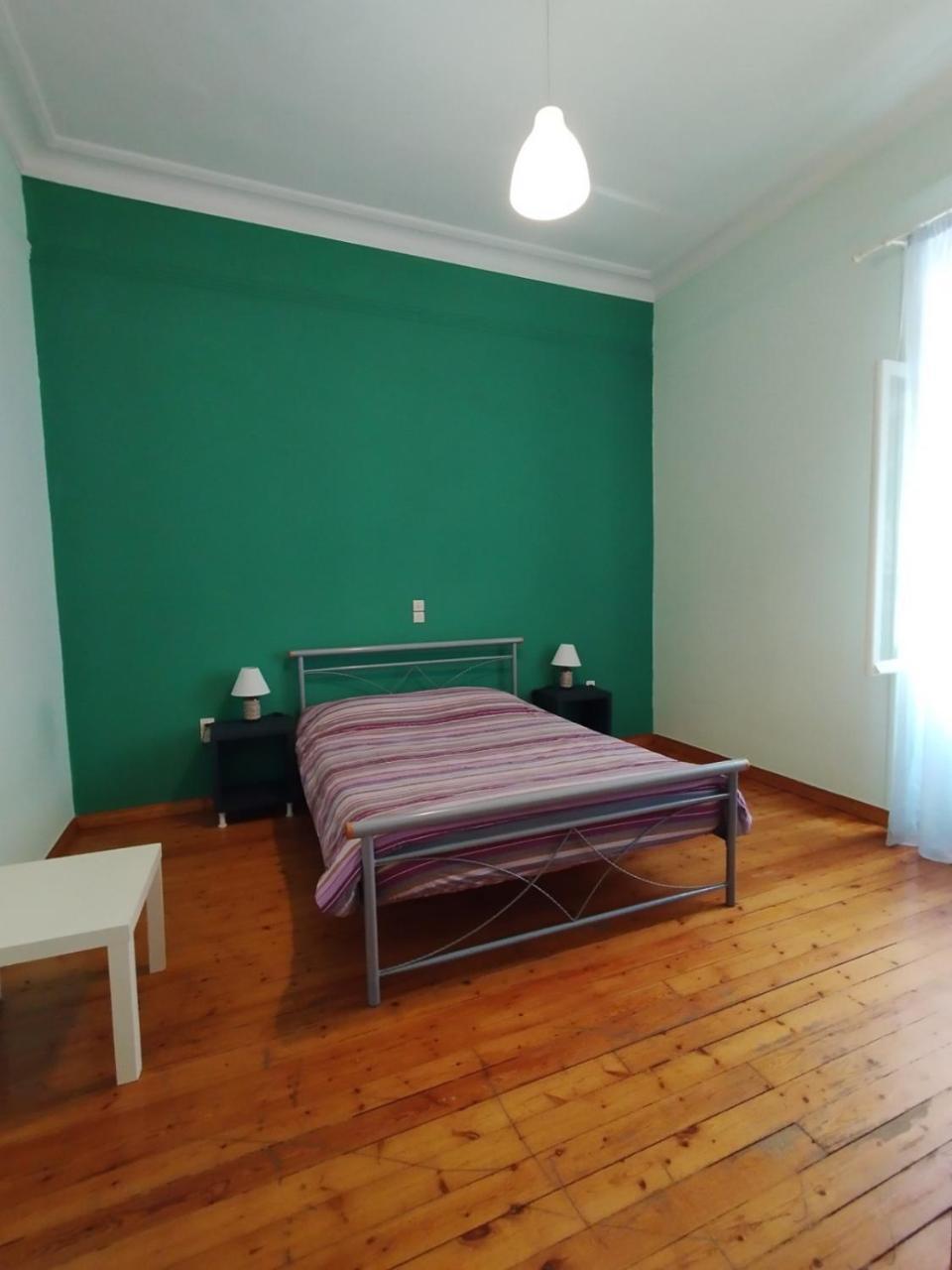 Golden Room 6