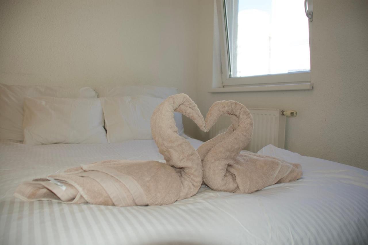 Bright & Cozy Apartment For 2