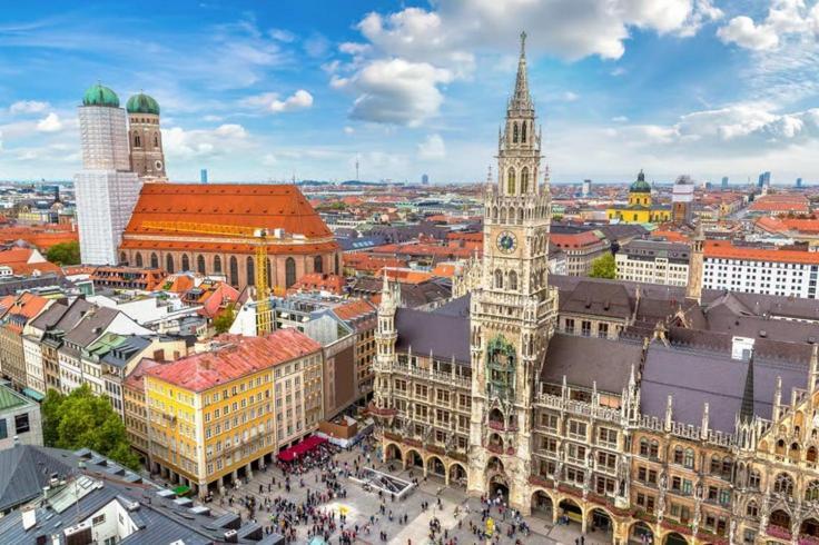 Nice And Big Apartment For Up To 10 People In A Very Good Location Of Munich! Good For Oktoberfest!