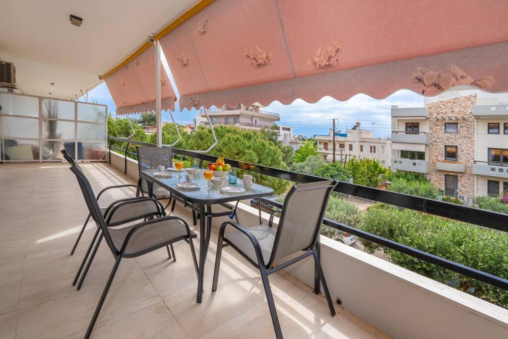 Peaceful 2 Bedroom In Glyfada Center