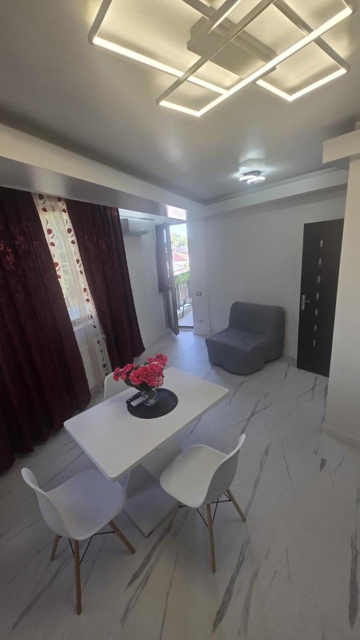 Cozy 2-bedroom Apartment With Private Balcony