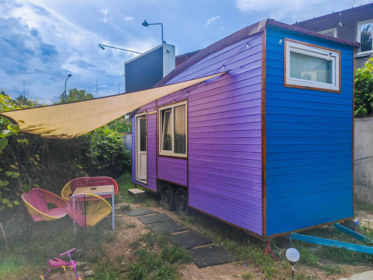 Downtown Tiny Houses Near Cismigiu Gardens