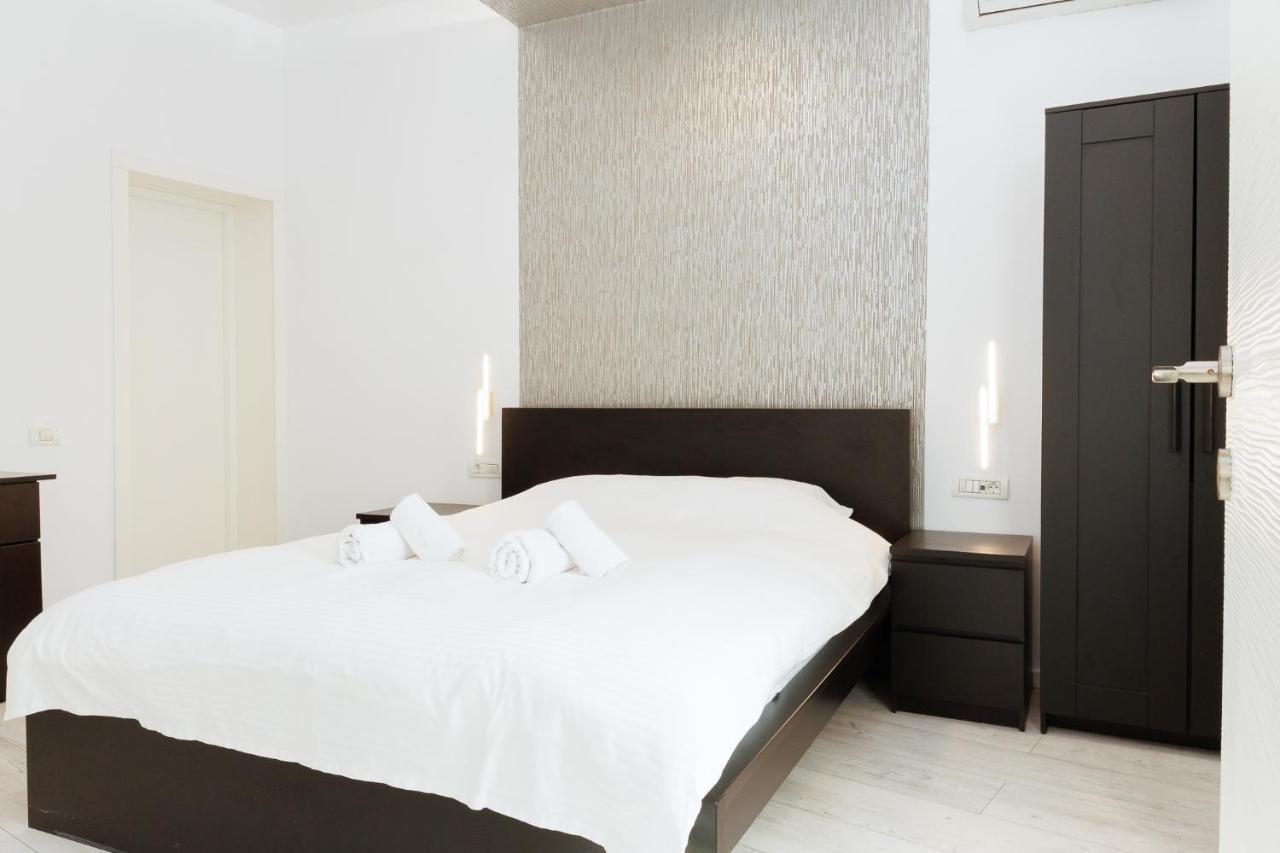 Central Apartment In Piata Romana