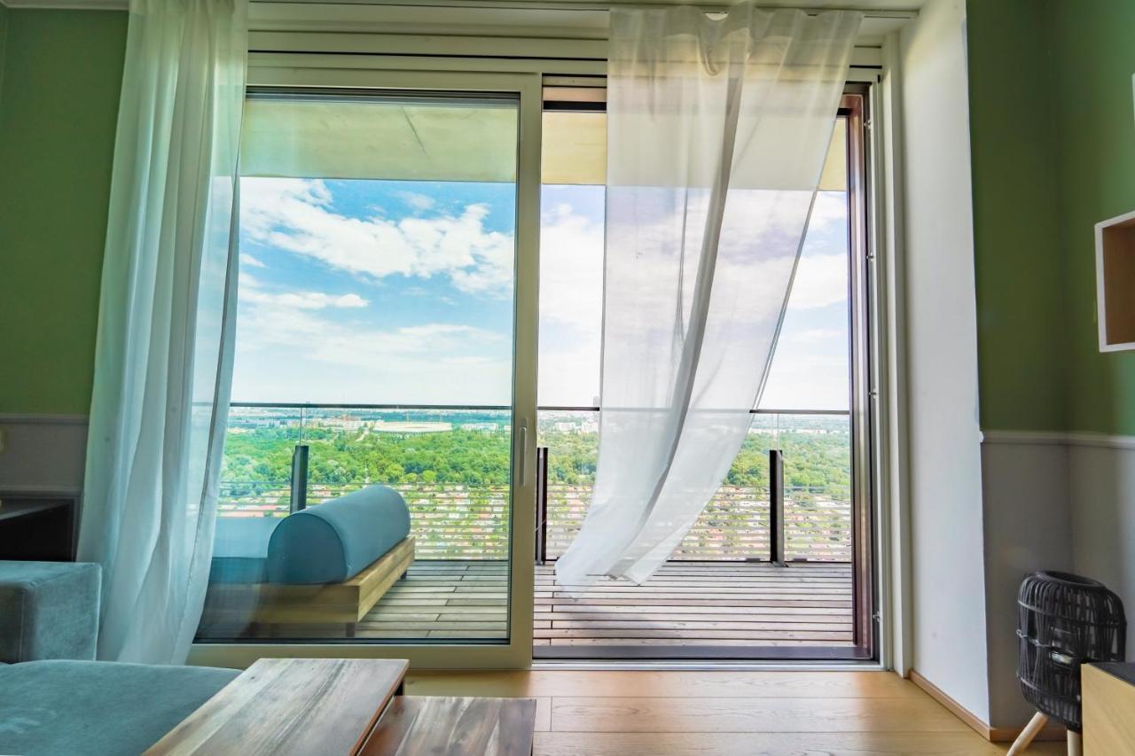 Wonderful Apartment With 2 Bedrooms & Pool & Parking