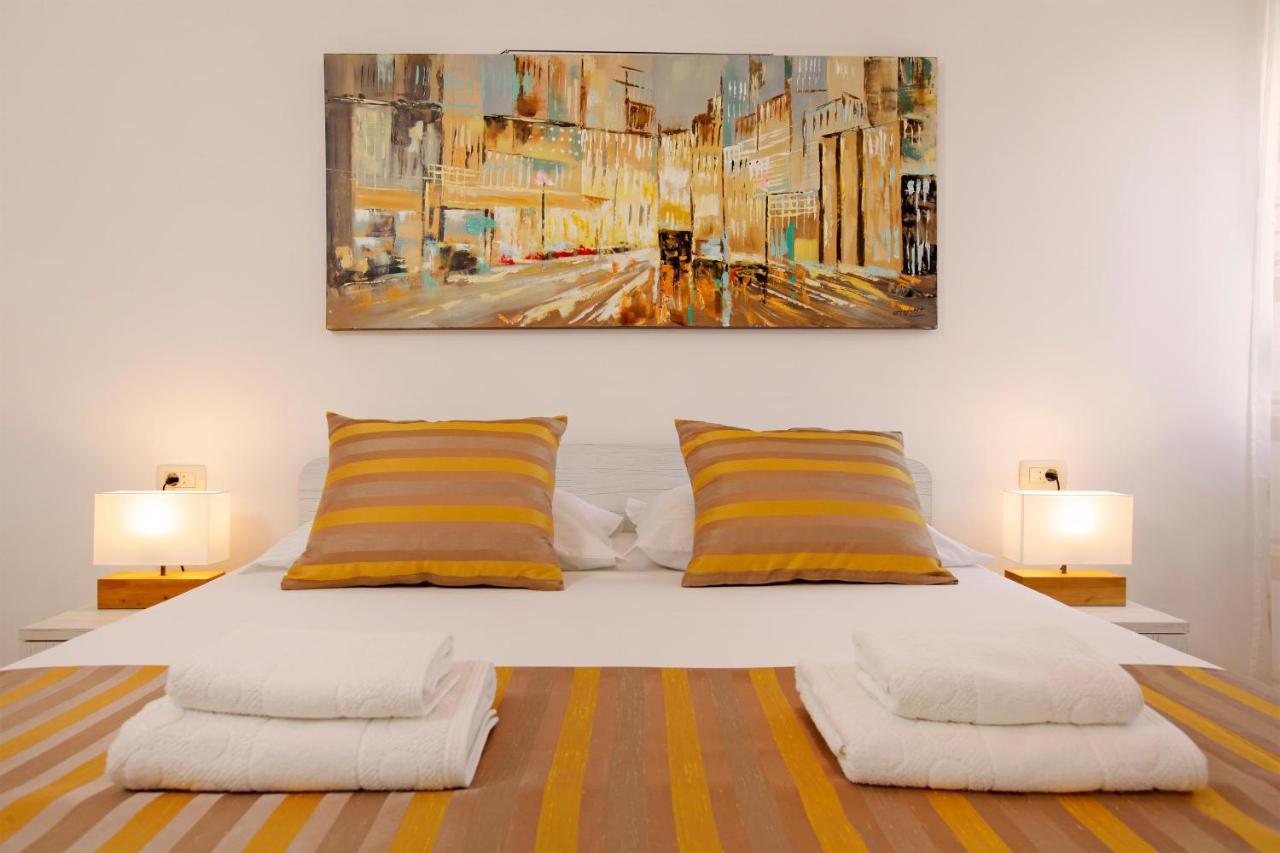 Modern 2-bed Apt, Late Check In Available