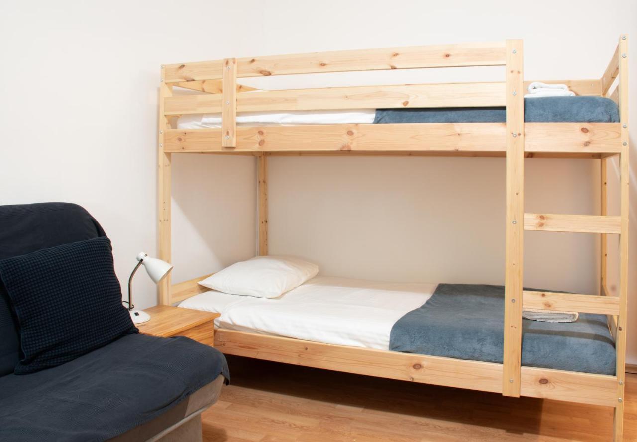 Srebrnjak Apartment A Touch Faded, But Classic