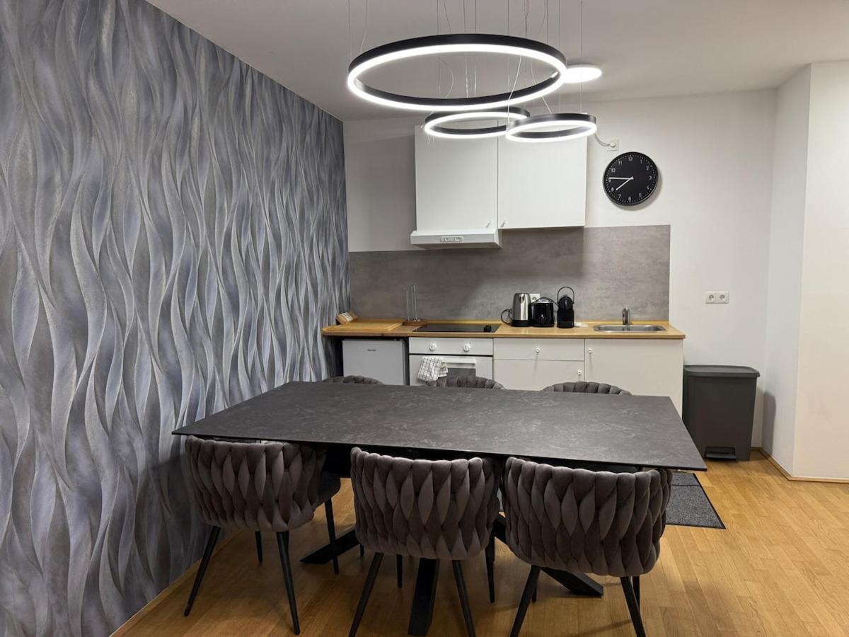 Stylish Stadlau Apartment Free Parking