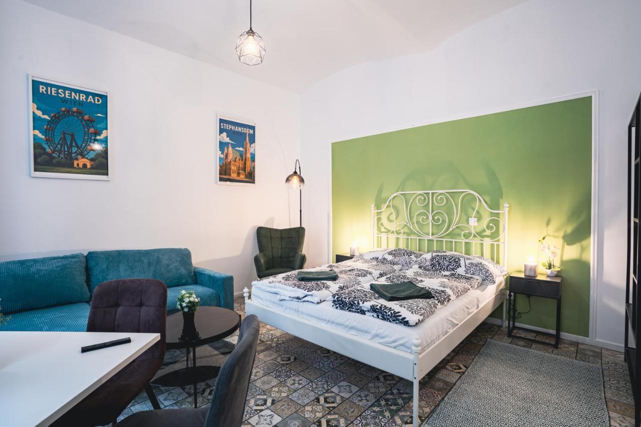 Stay At Schonbrunn #7