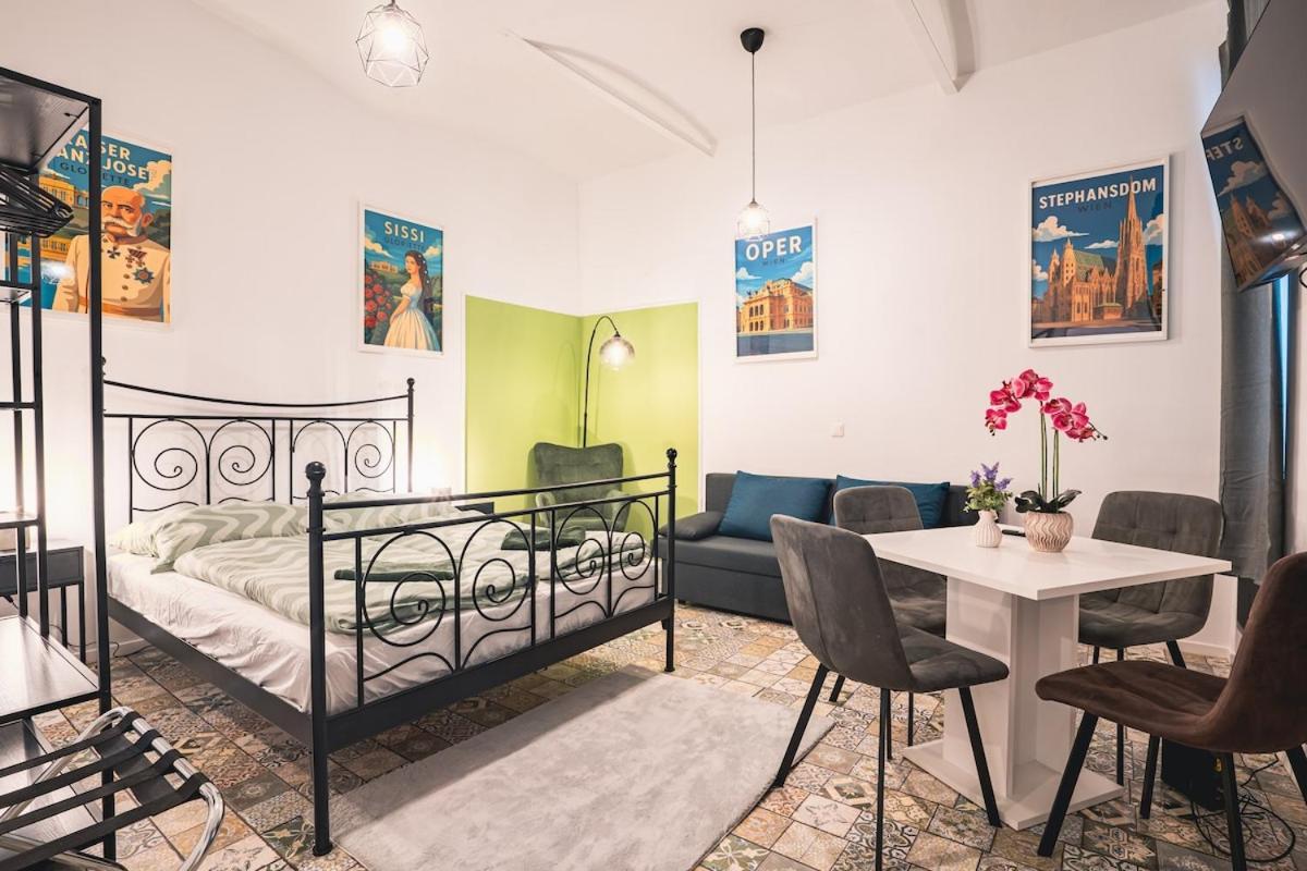 Stay At Schonbrunn #8