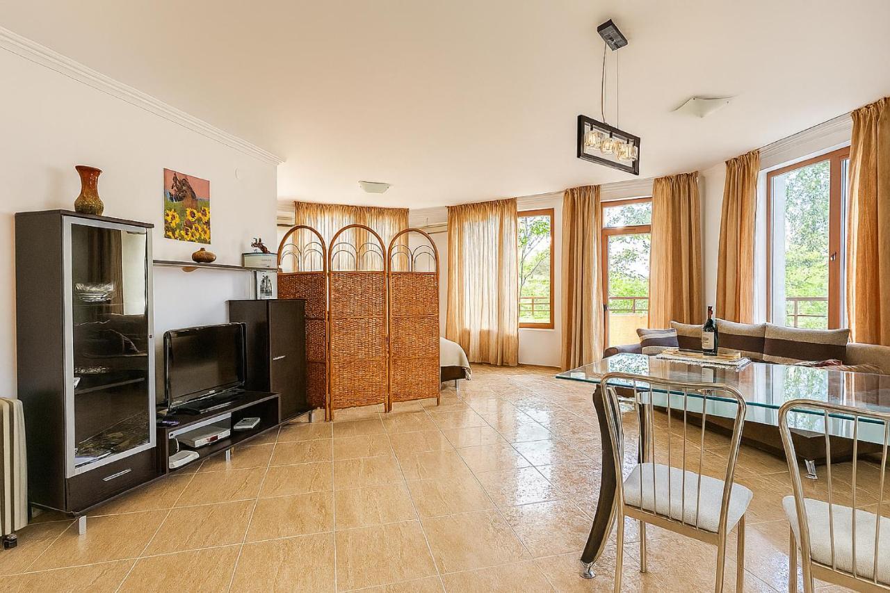 Antonia Seaside Comfort