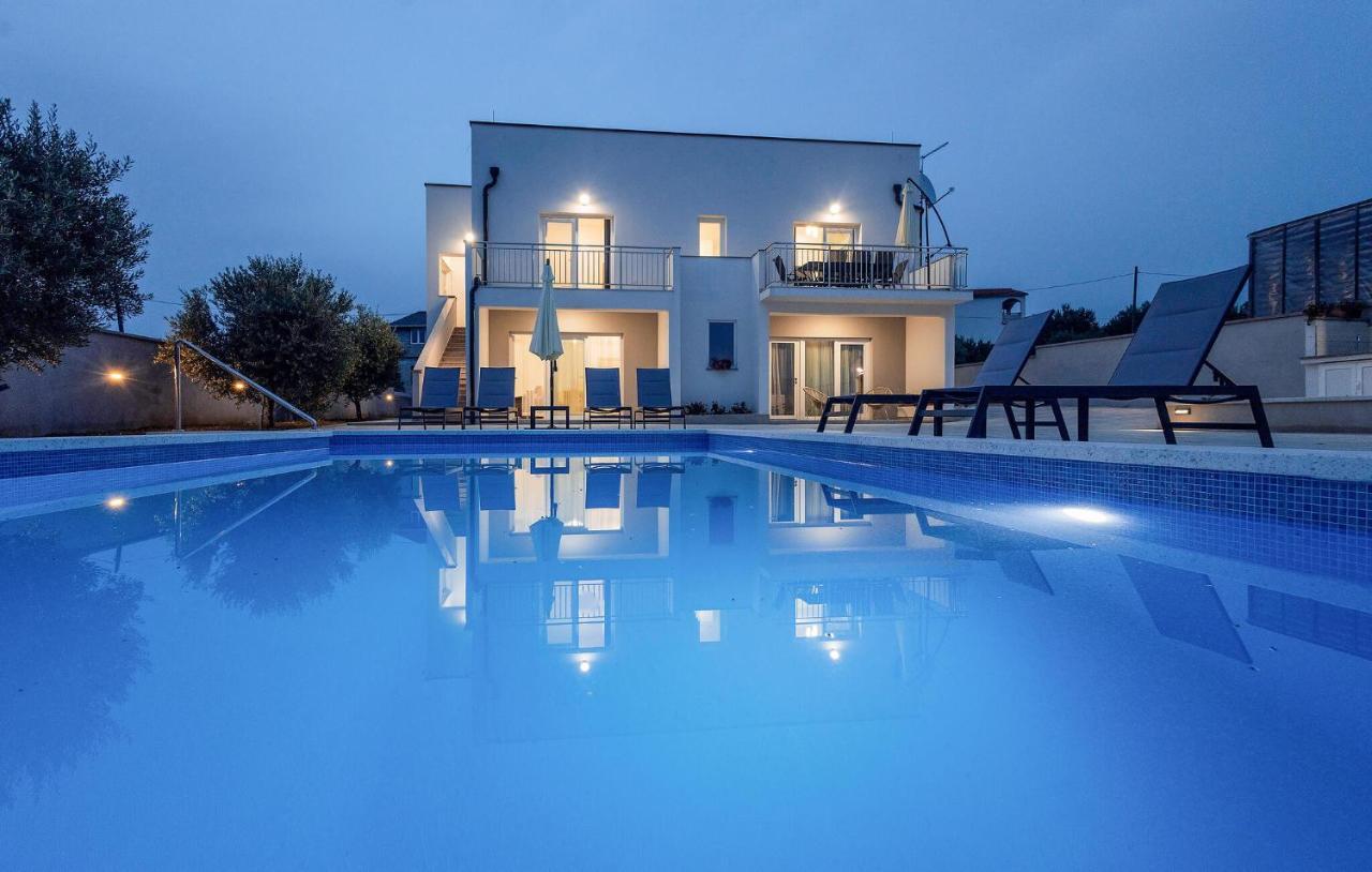 4 Bedroom Gorgeous Home In Vrsi