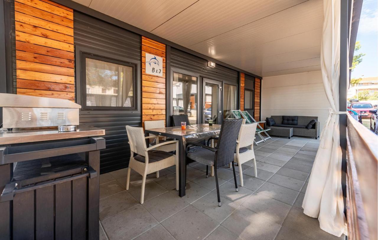 Awesome Home In Privlaka With Wifi