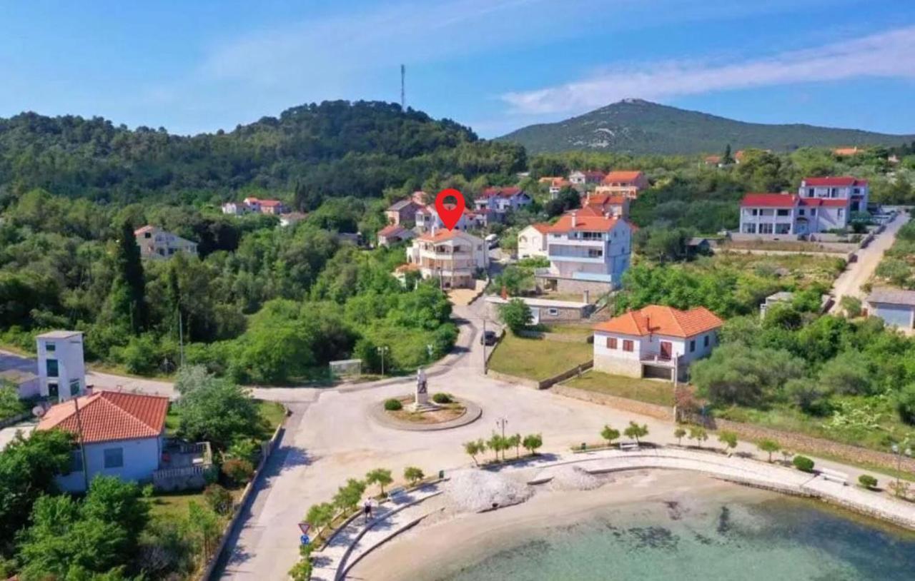 Gorgeous Apartment In Lukoran With House Sea View