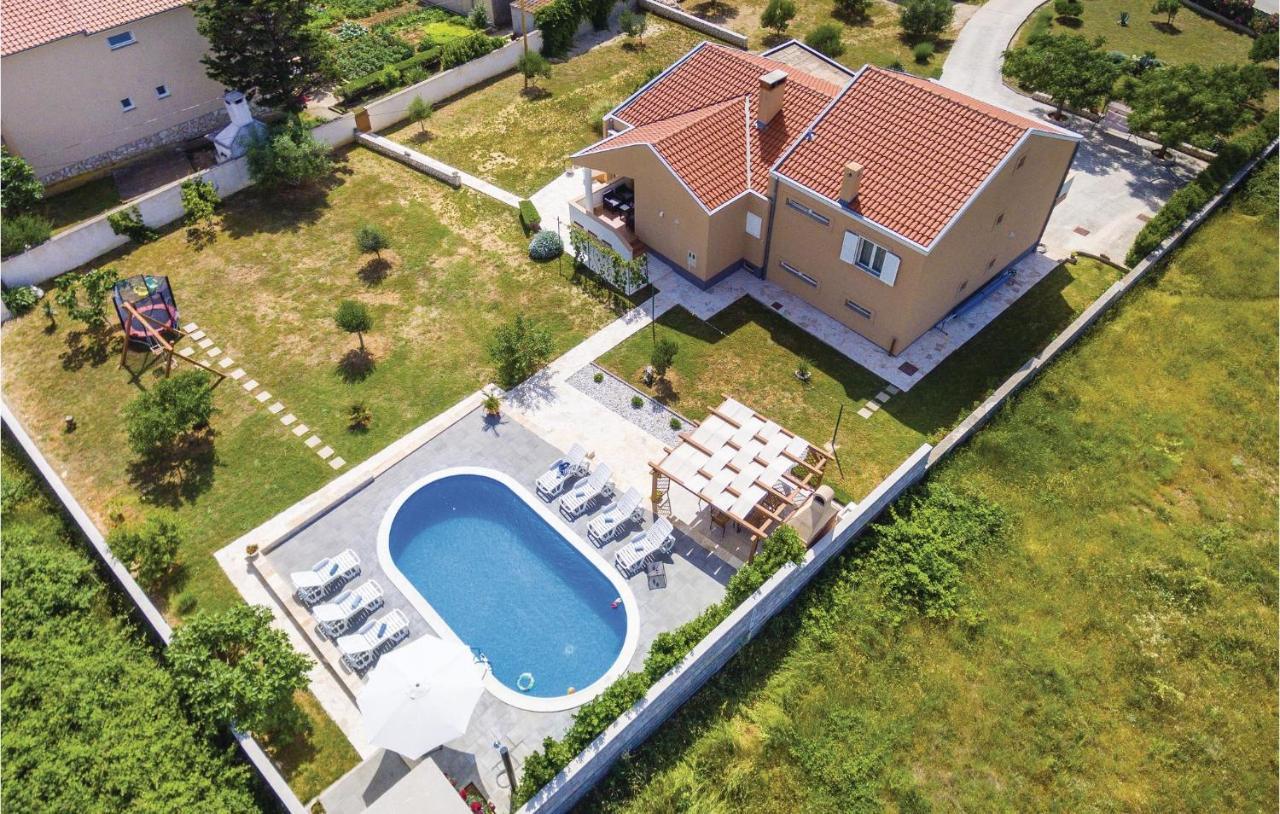 Awesome Home In Vrsi With Wifi