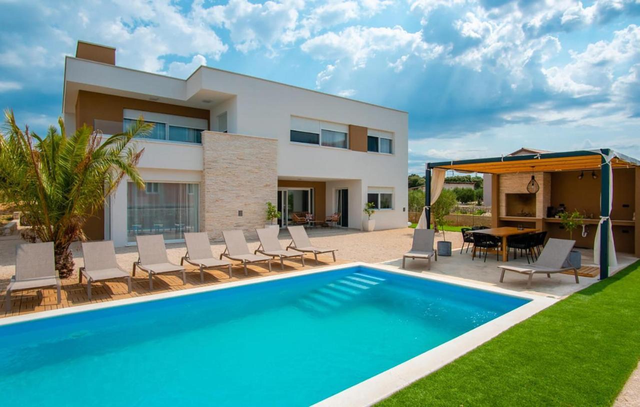 Pet Friendly Home In Mandre