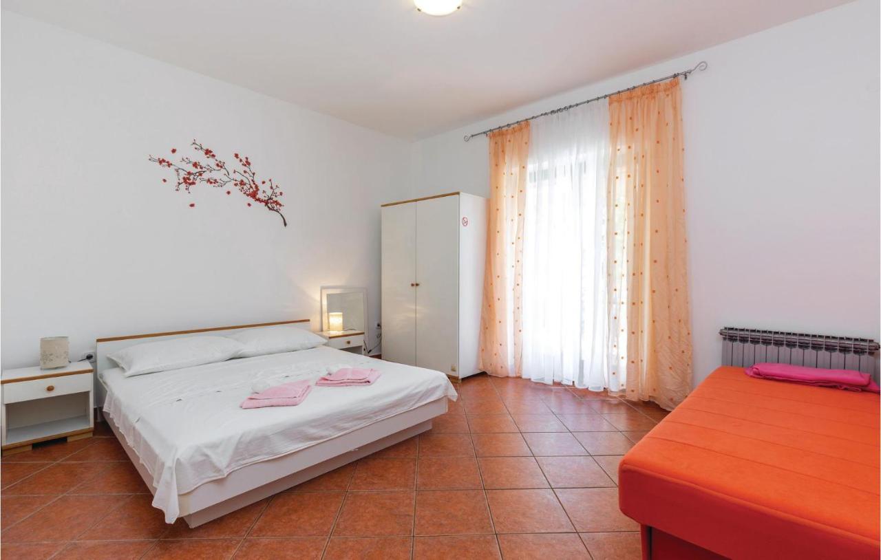 Lovely Apartment In Jadranovo With Wifi