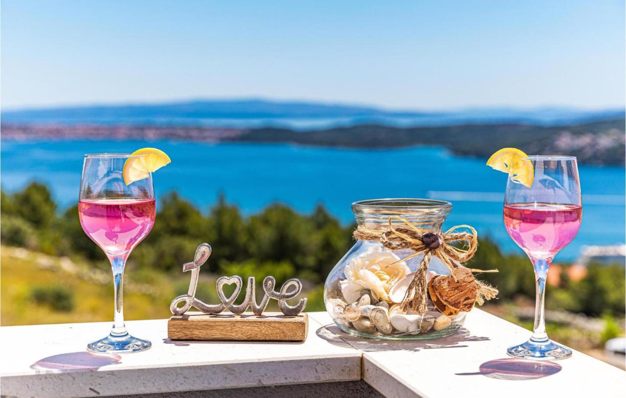 Beautiful Apartment In Seget Donji