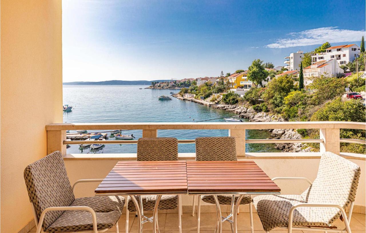 Nice Apartment In Okrug Gornji