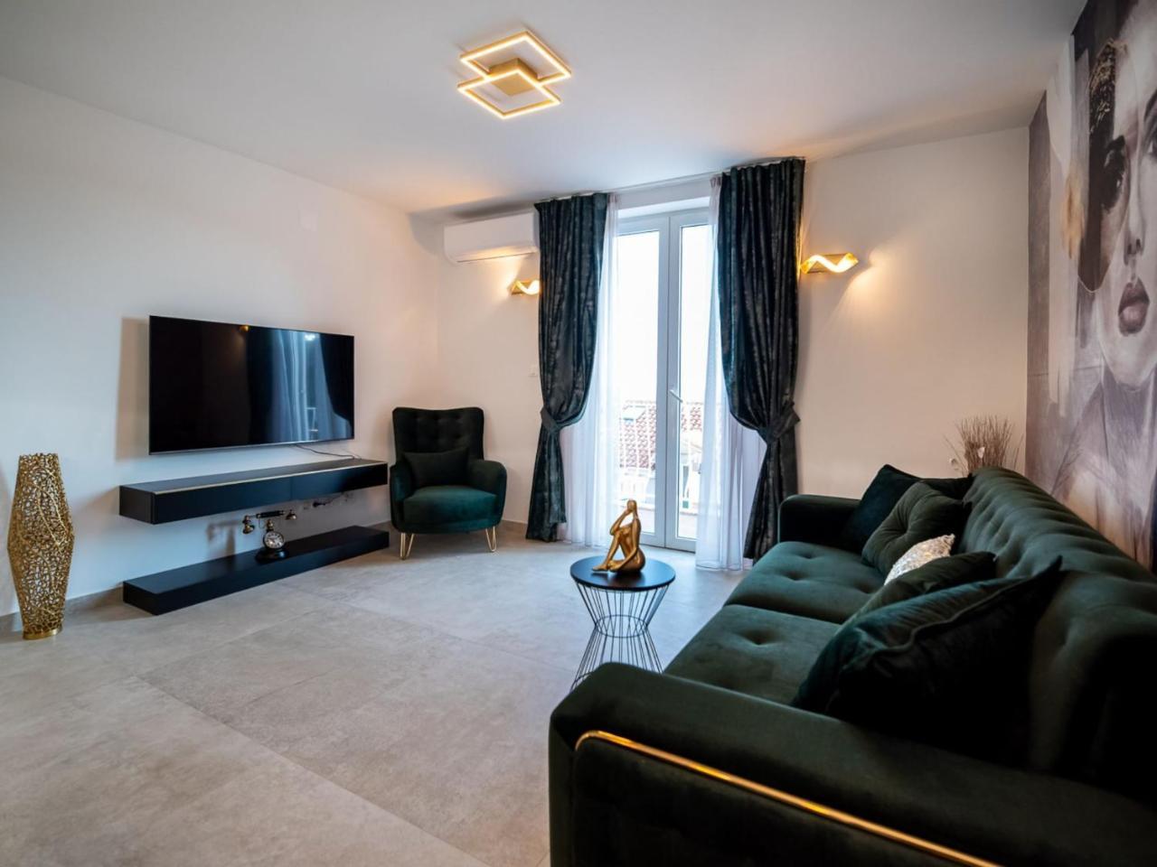 Apartments Sweet Escape Two Bedroom Apartment With Terrace & Sea View