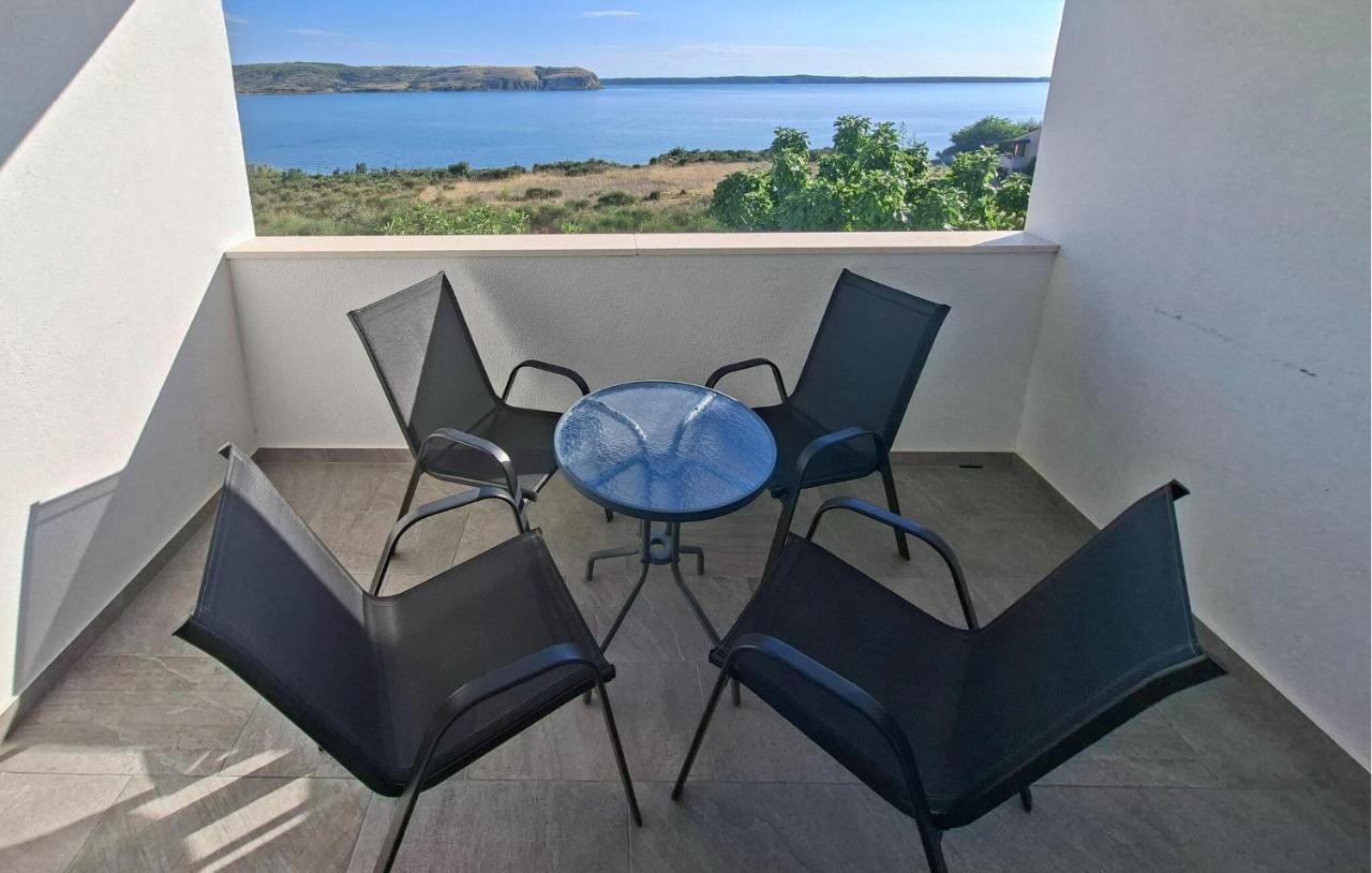 1 Bedroom Cozy Apartment In Rtina