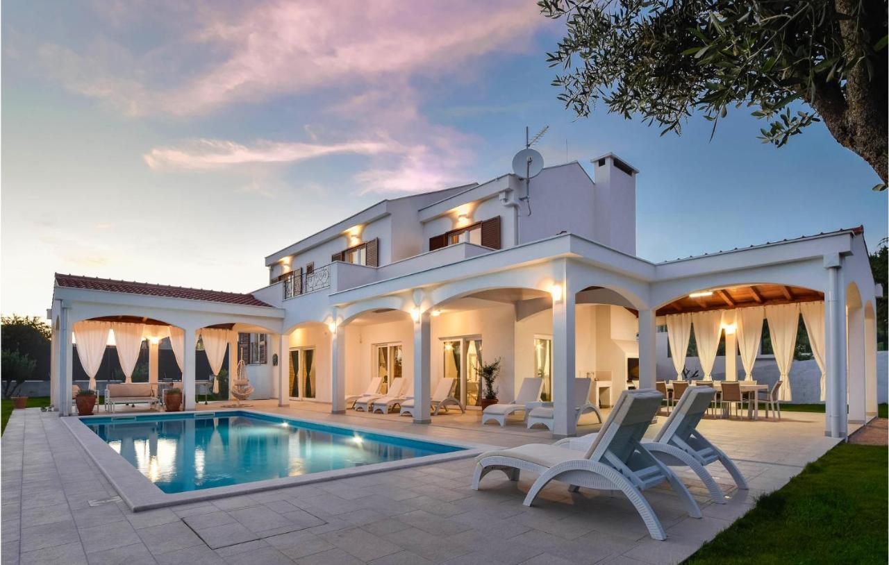 Awesome Home In Sestanovac