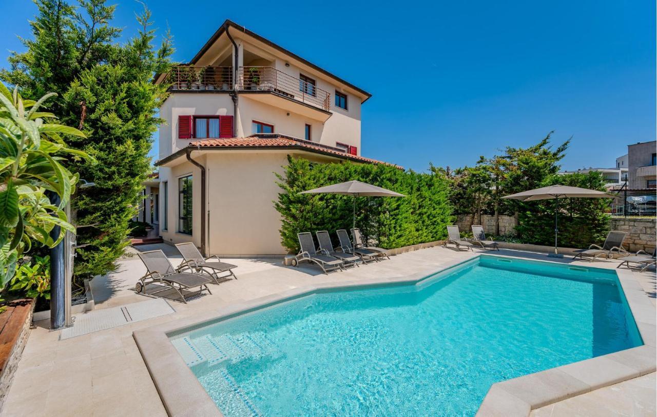 1 Bedroom Beautiful Apartment In Pula