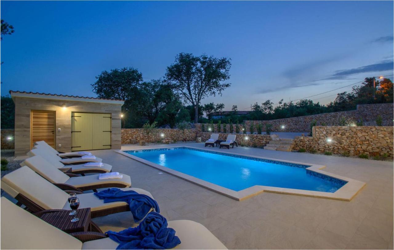 4 Bedroom Lovely Home In Garica