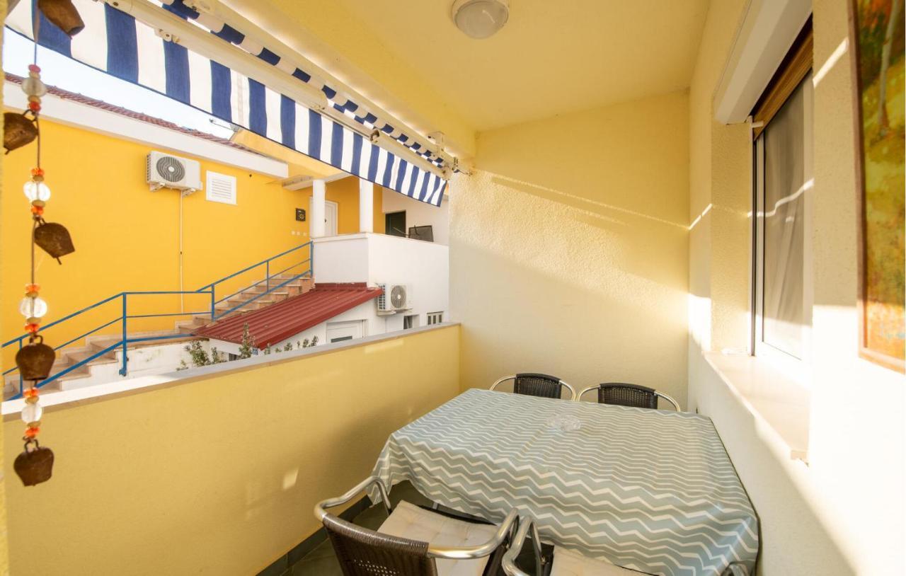 Beautiful Apartment In Petrcane