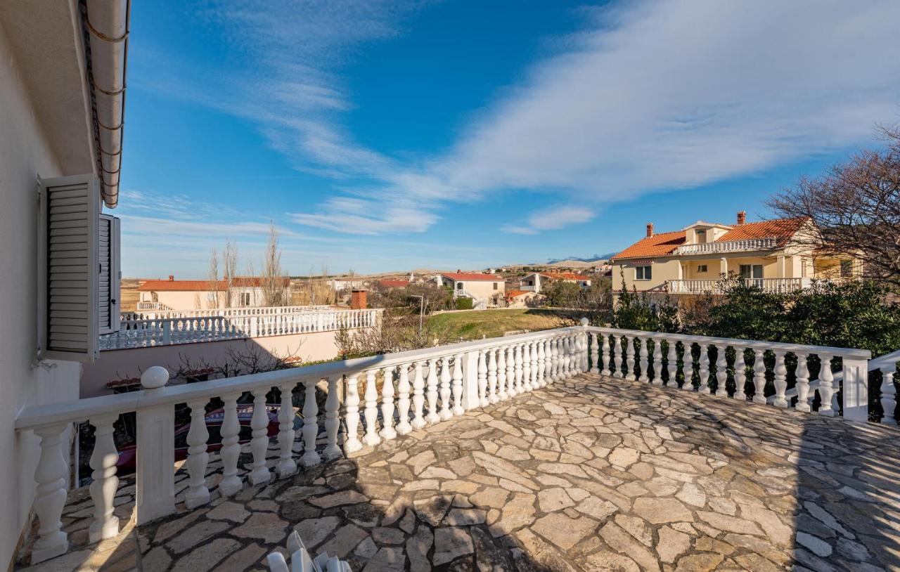 1 Bedroom Lovely Apartment In Vlasici