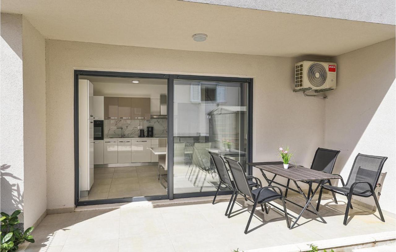 Lovely Apartment In Seget Donji