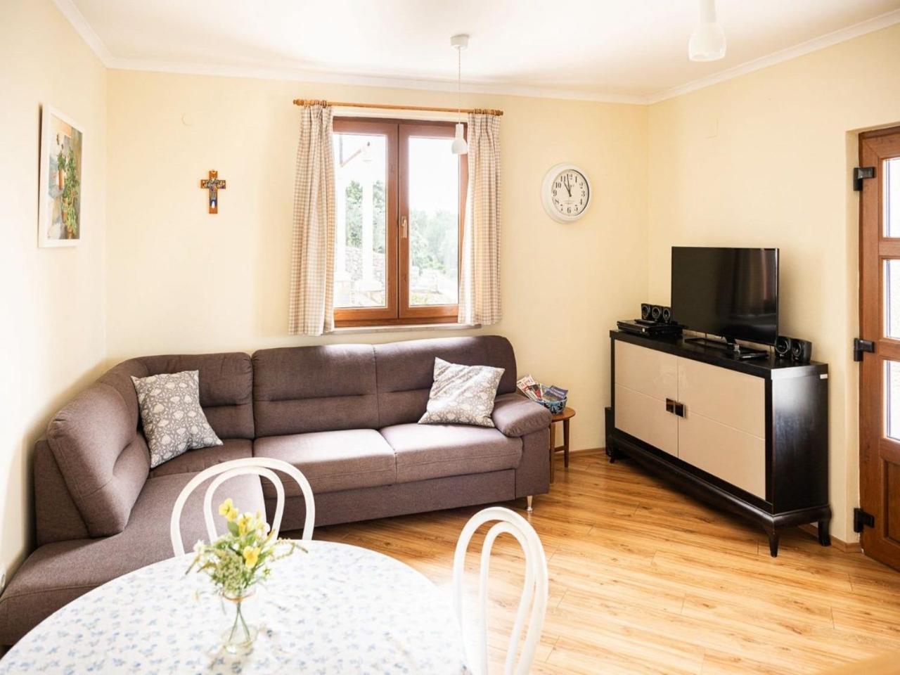 Villa Oliva Two Bedroom Villa With Terrace & Swimming Pool