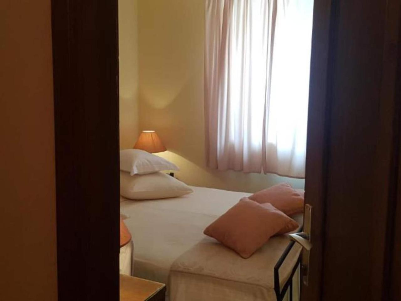 Deluxe One Bedroom Apartment
