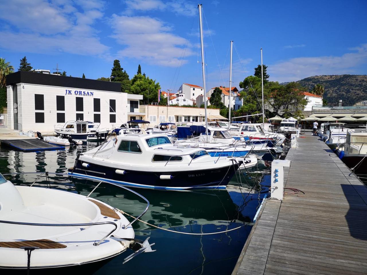 Orsan Elegant Apartment With Private Terrace