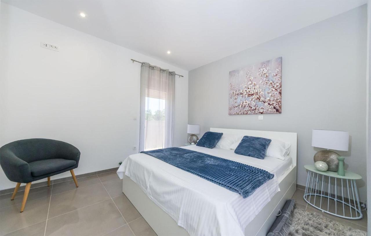 Amazing Home In Zaton