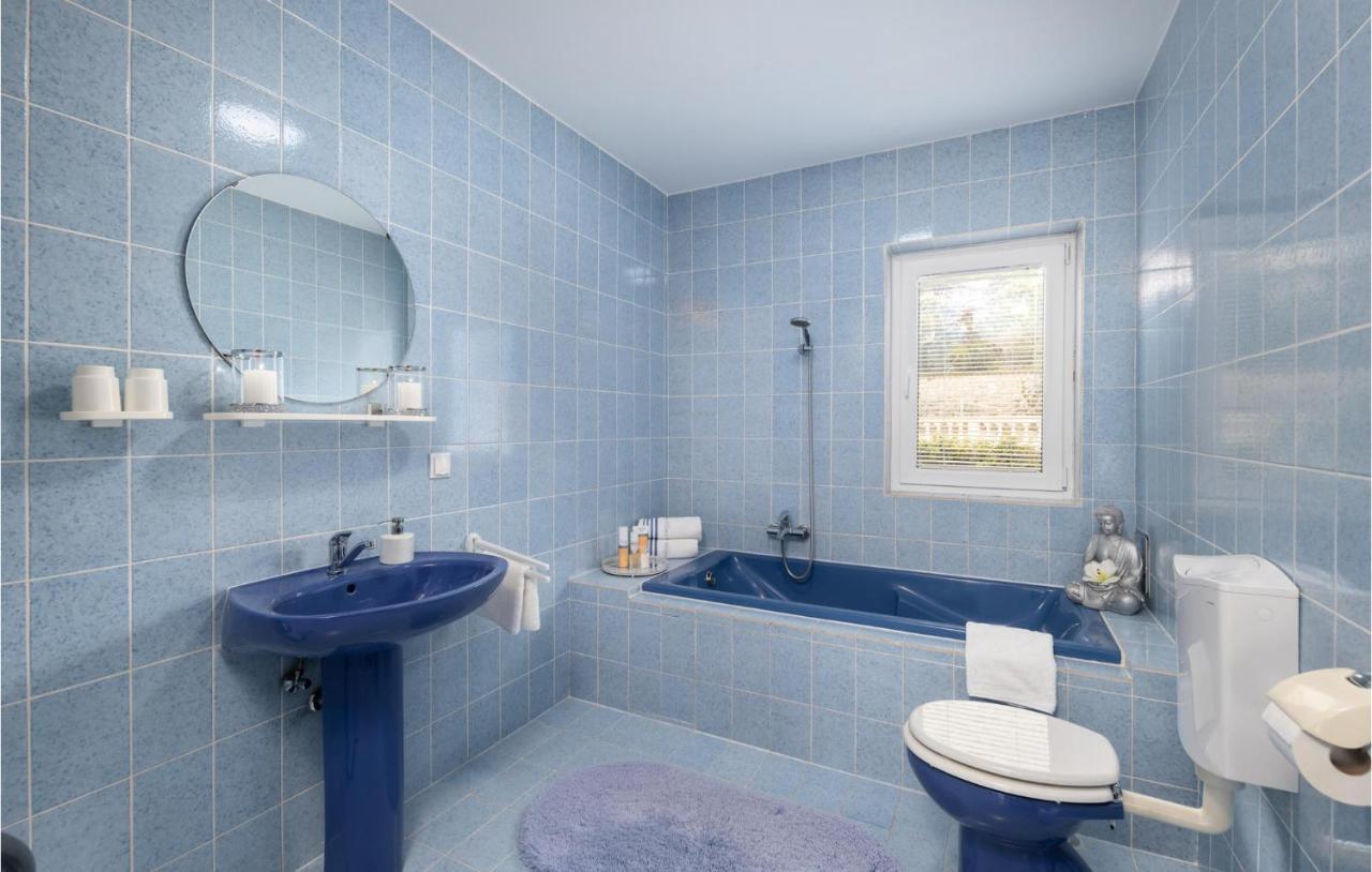 Gorgeous Apartment In Dramalj