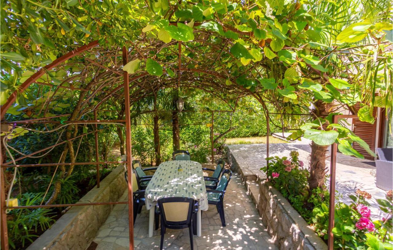 2 Bedroom Lovely Apartment In Omisalj