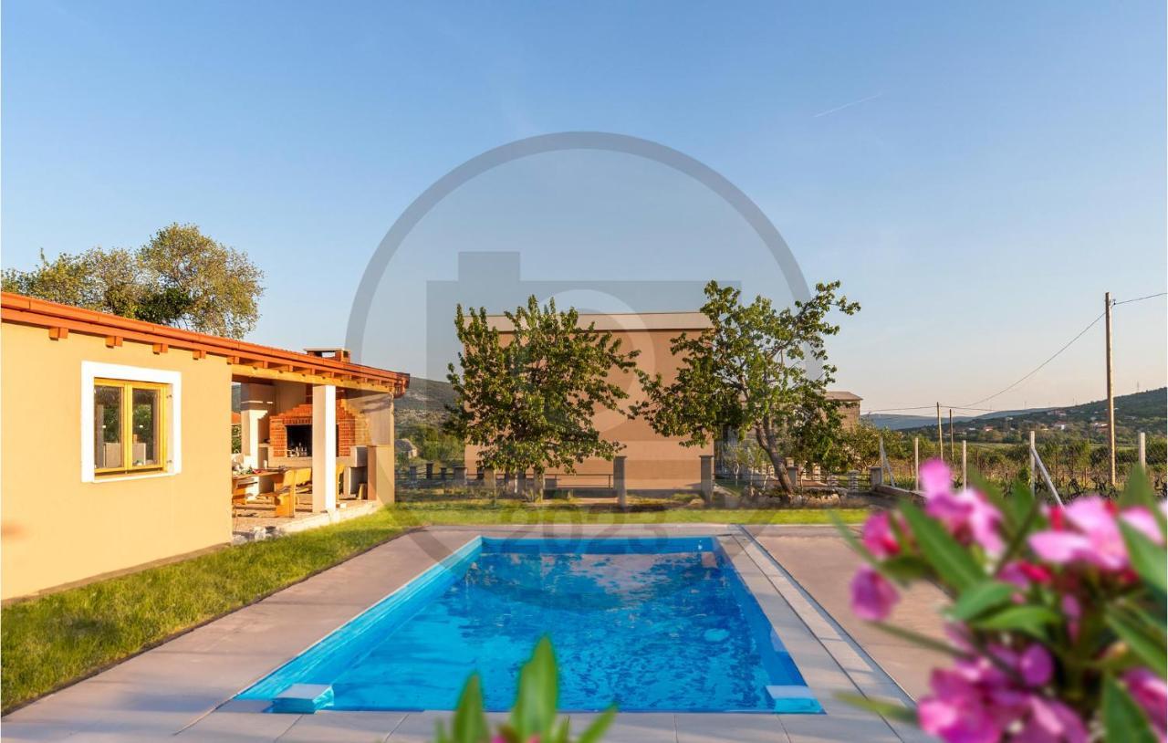 4 Bedroom Gorgeous Home In Gornji Muc