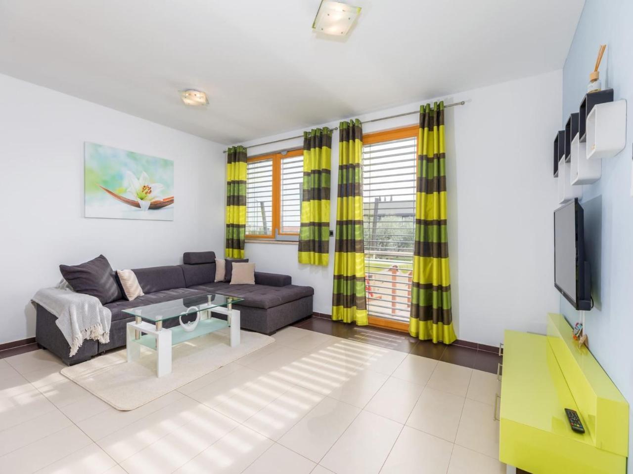 Attic Apartment With Balcony In Medulin