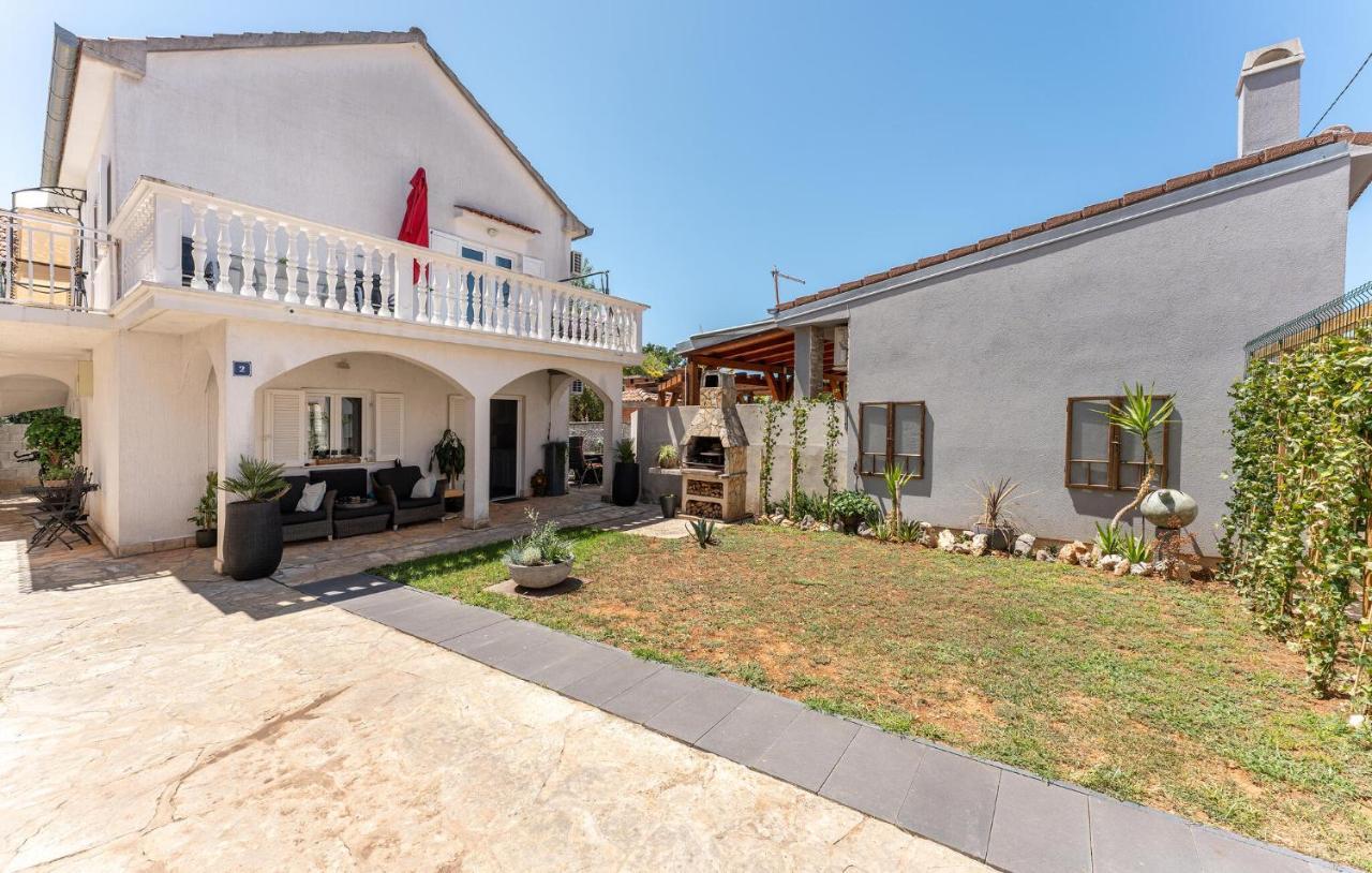 Gorgeous Apartment In Biograd Na Moru With Wifi